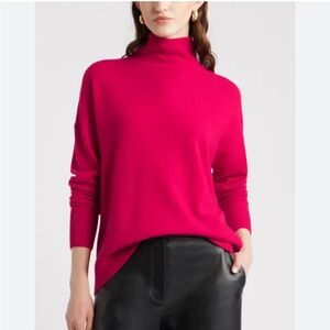 Theory Women's 100 % Cashmere Turtleneck Sweater in Fuchsia